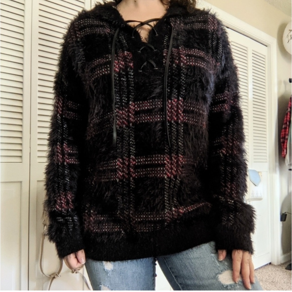 NWT Rock‎ & Republic Fuzzy Checkered Black Red Hooded Sweater, Size Medium
